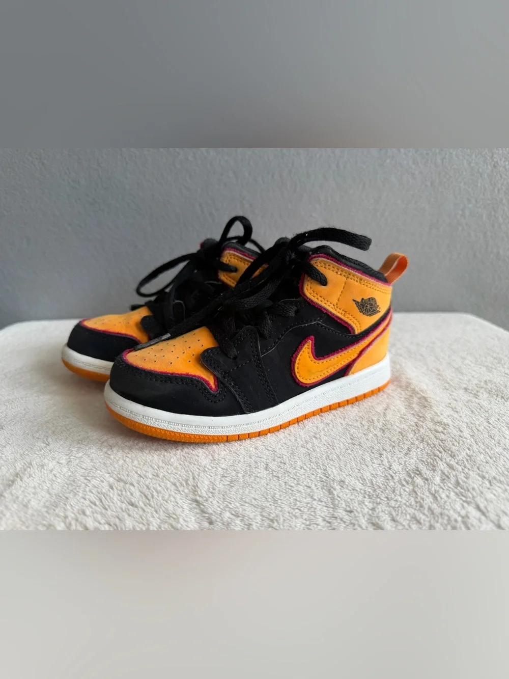 Nike Jordan 1 Mid SE Sneakers s9C Boys Toddler Vivid Orange Black